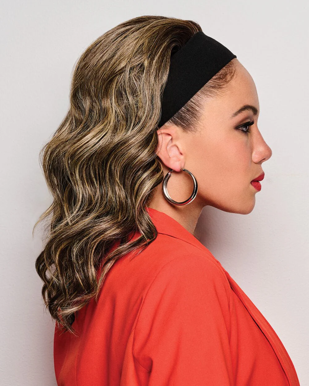 18" Wavy Loose Waves Headband Wig by Kim Kimble - Image 2