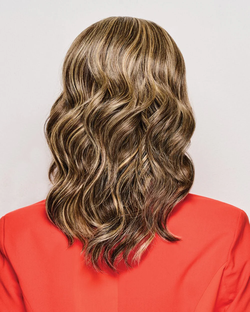 18" Wavy Loose Waves Headband Wig by Kim Kimble - Image 3